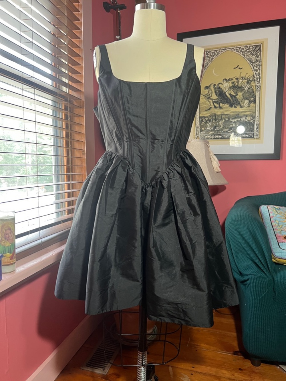 Classic Black Square-Neck Party Dress